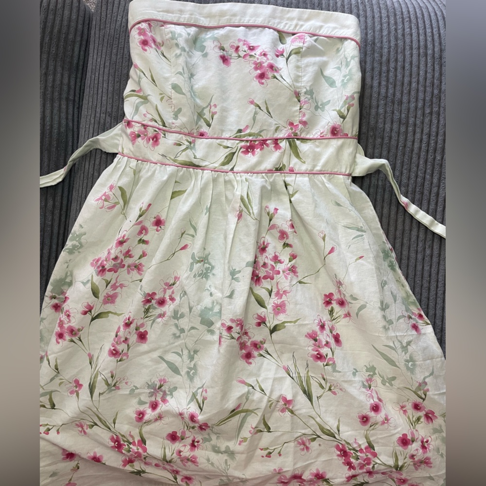 Alyn Paige Elegant White and Cream Garment